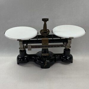 Vintage Chicago Apparatus Co. Balance Scale